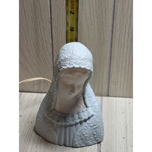 Vtg Blue & White Floral Embossed Virgin Mary Night Light Religious Japan Bible - Picture 4 of 12